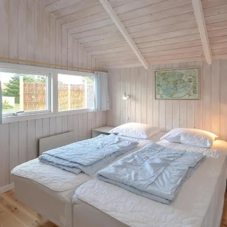 2 Bedroom Gorgeous In Vaeggerlose Holiday home *