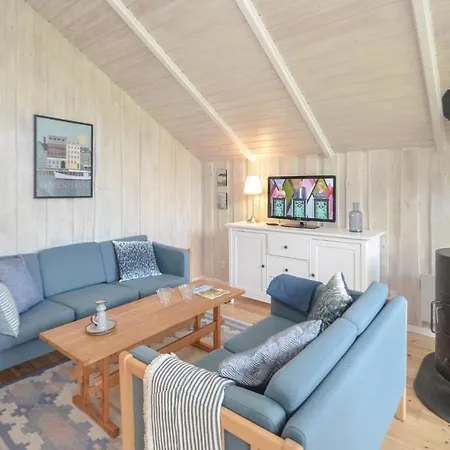2 Bedroom Gorgeous In Vaeggerlose Boto By